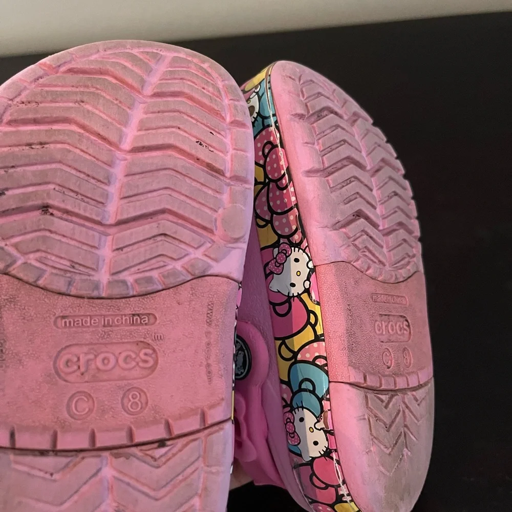 Hello kitty crocs - Picture 5 of 5